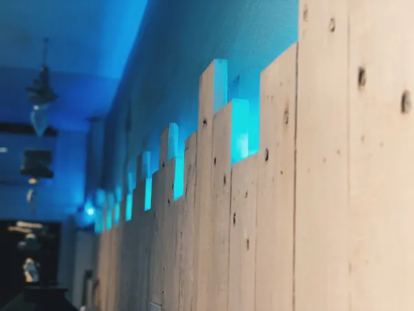 Instalaciones eléctricas integrales Contratar un instalador eléctrico es una importante decisión de la que depende tanto la seguridad de un hogar o una empresa, afectando también a su productividad.